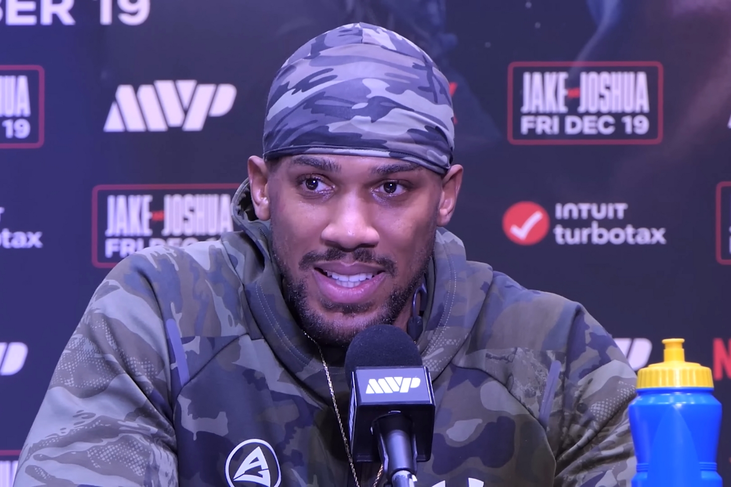 Anthony Joshua haastattelussa. Miksi Anthony Joshua piti vuoden tauon nyrkkeilystä?