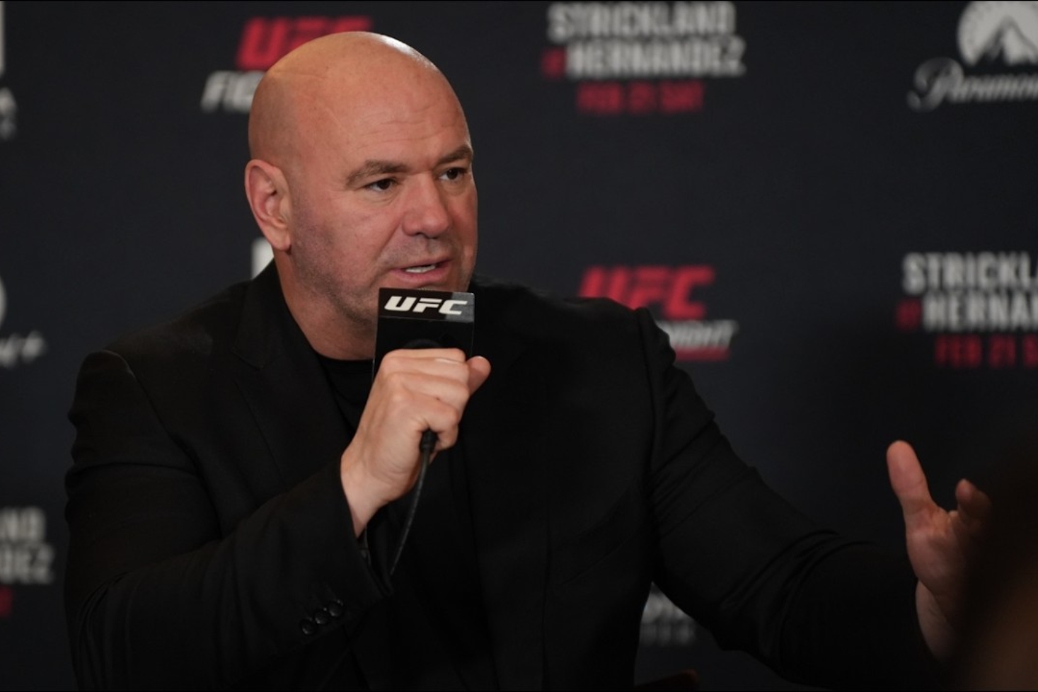Dana White konferenssitilaisuudessa. Rousey ei palannut UFC:hen – Dana White avasi tilannetta