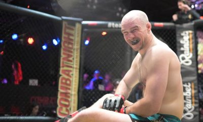 Drew Zima istuu häkissä pidellen kädestään kiinni