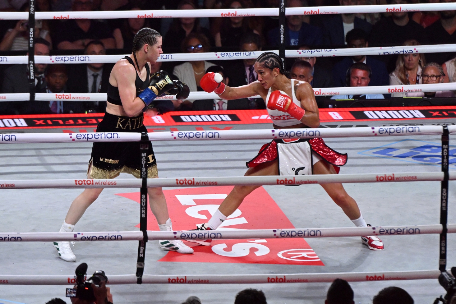 Katie Taylor vs. Amanda Serrano