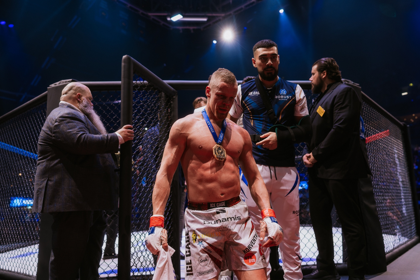 Niko Korventaus Ice Cage 6:ssa. Korventauksen ottelu meni uusiksi!
