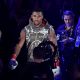 Anthony Joshua astumassa kehään